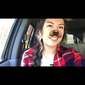 Meet your Posher, Olivia